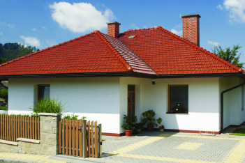 Rodinný dům s pálenou střešní krytinou Tondach Renoton 14 (Brněnka 14) 